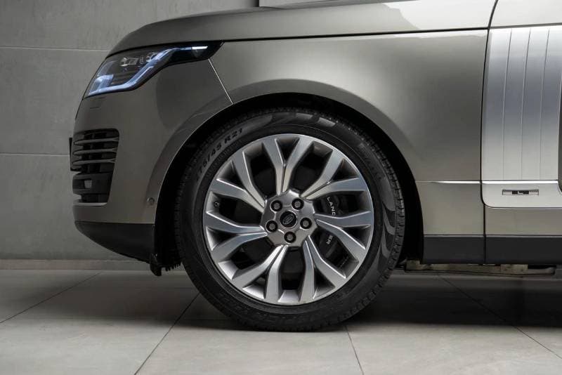 2018 Land Rover Range Rover VOGUE thumbnail 6