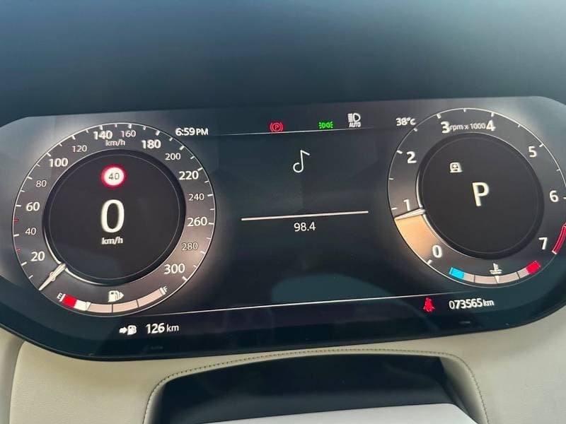 2023 Land Rover Range Rover AUTOBIOGRAPHY P530 thumbnail 6