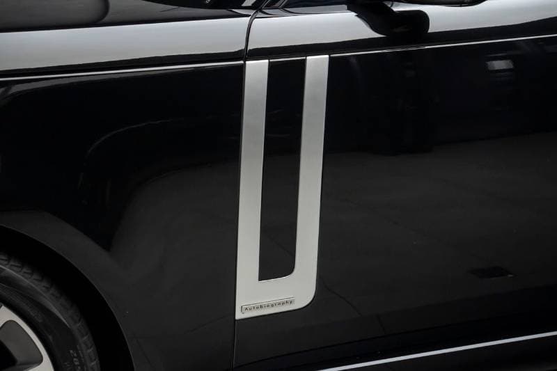 2024 Land Rover Range Rover AUTOBIOGRAPHY P530 thumbnail 6
