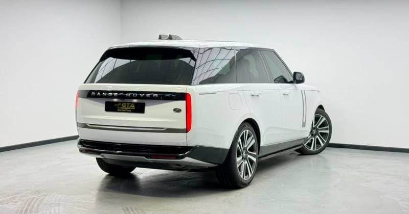 2023 Land Rover Range Rover SE P400 thumbnail 6