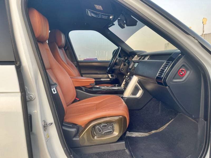2015 Land Rover Range Rover VOGUE SE thumbnail 6