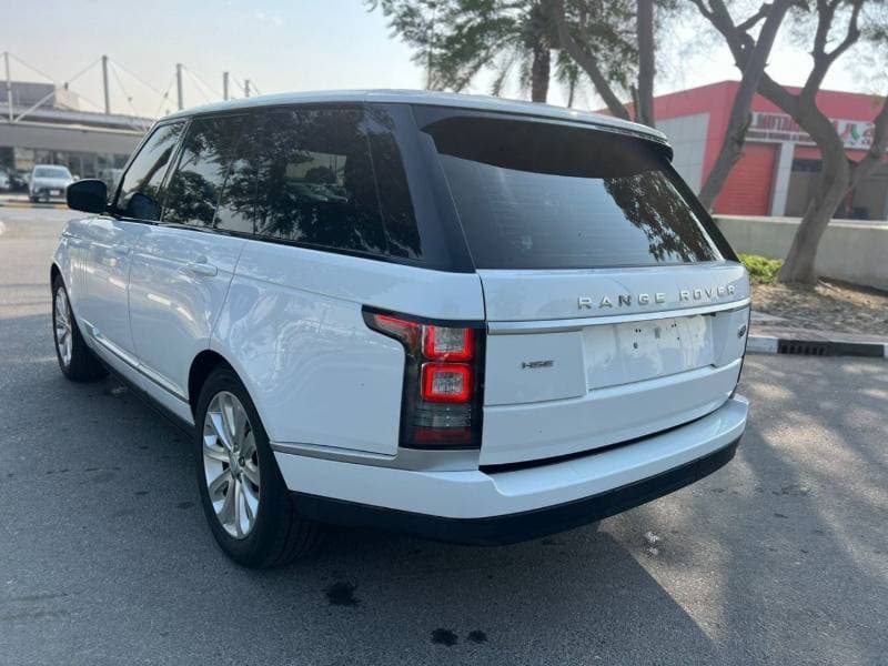 2016 Land Rover Range Rover HSE thumbnail 4