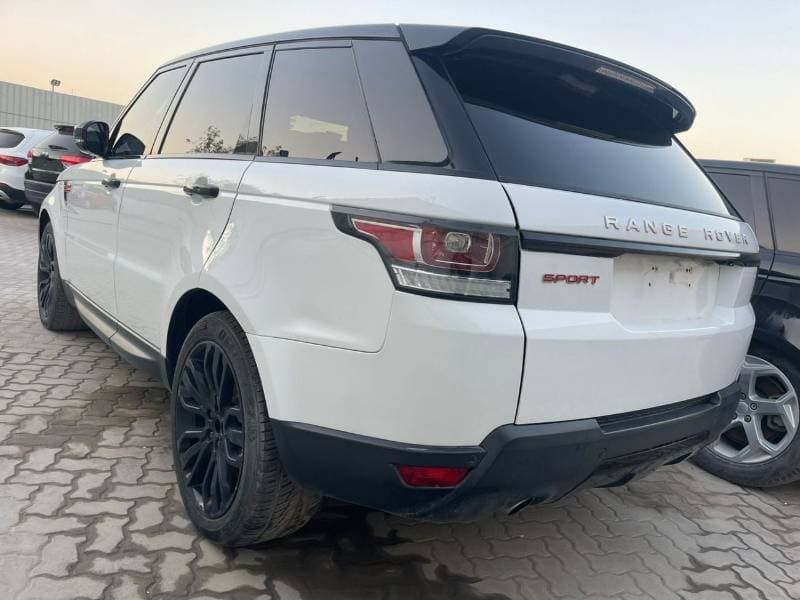 2016 Land Rover Range Rover Sport HSE thumbnail 4