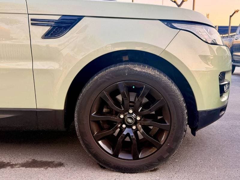 2014 Land Rover Range Rover Sport HSE thumbnail 7