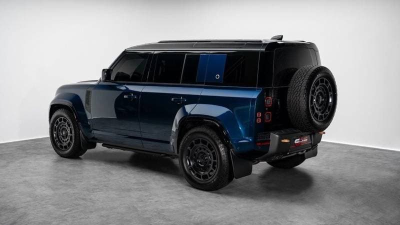 2026 Land Rover Defender thumbnail 2