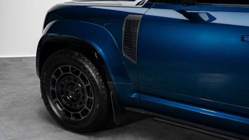 2026 Land Rover Defender thumbnail 4