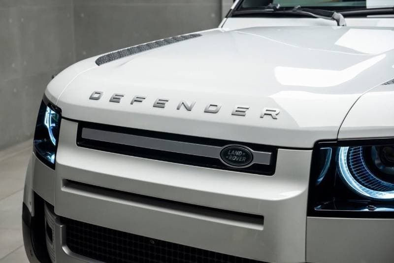 2024 Land Rover Defender thumbnail 5