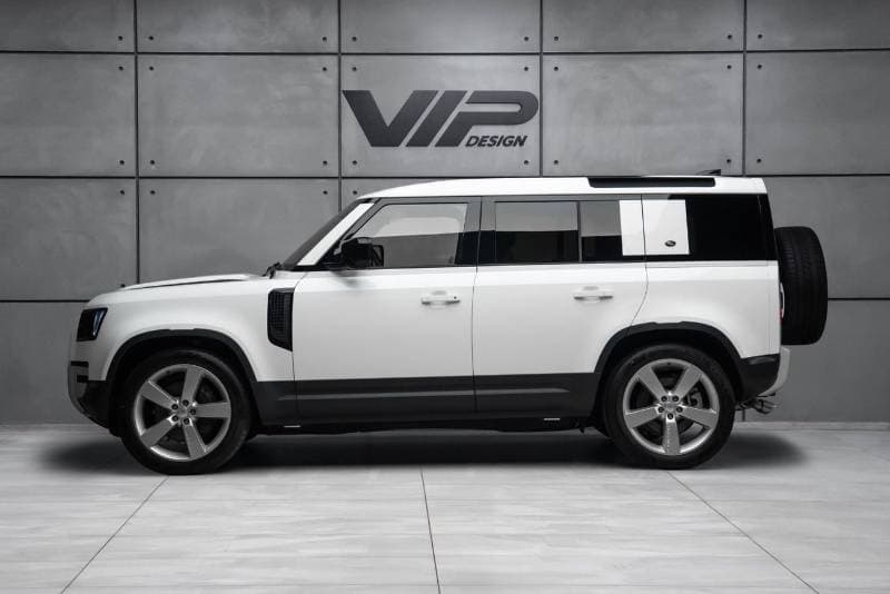 2024 Land Rover Defender thumbnail 3