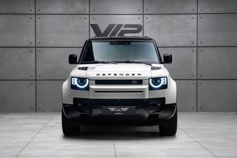 2024 Land Rover Defender thumbnail 2