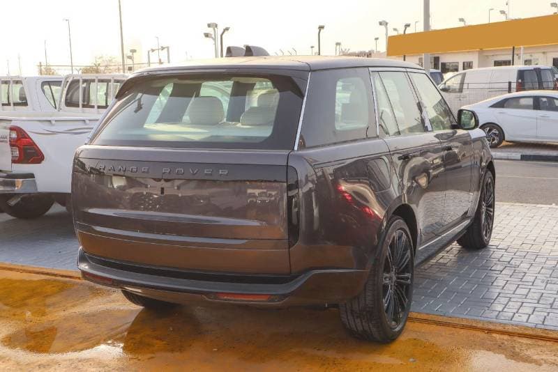 2026 Land Rover Range Rover HSE P400 thumbnail 6
