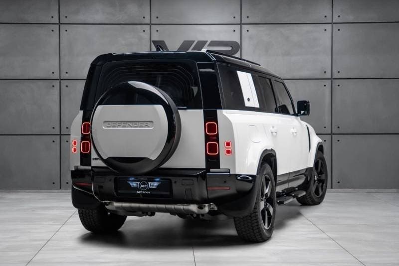 2024 Land Rover Defender thumbnail 7