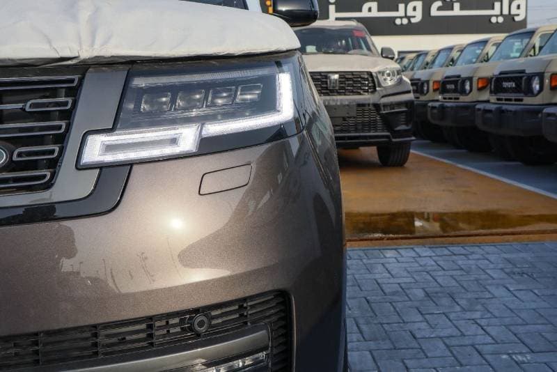 2026 Land Rover Range Rover HSE P400 thumbnail 8