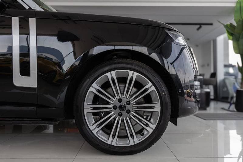 2026 Land Rover Range Rover AUTOBIOGRAPHY P530 thumbnail 8