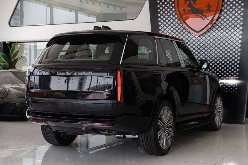 2026 Land Rover Range Rover AUTOBIOGRAPHY P400 thumbnail 4
