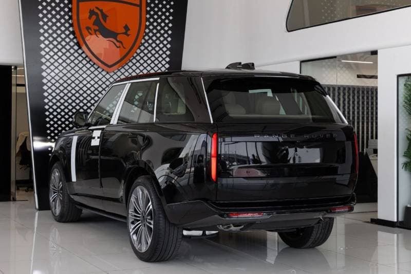 2026 Land Rover Range Rover AUTOBIOGRAPHY P400 thumbnail 6