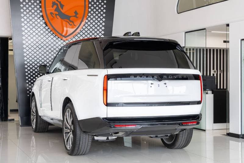 2026 Land Rover Range Rover HSE P400 thumbnail 6
