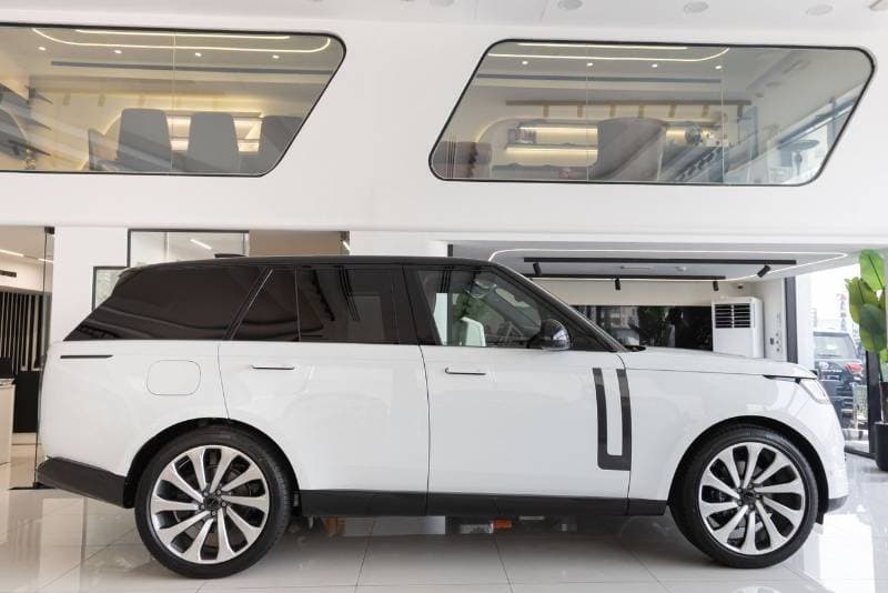 2026 Land Rover Range Rover HSE P400 thumbnail 7