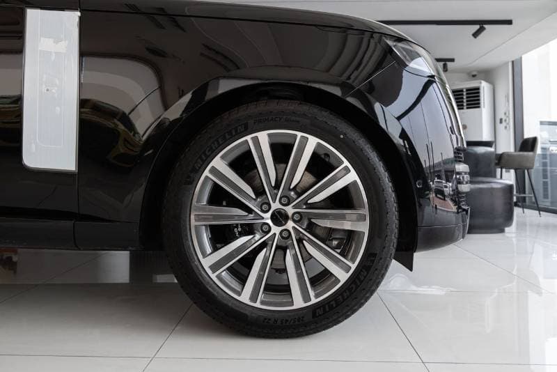 2026 Land Rover Range Rover SE P360 thumbnail 8
