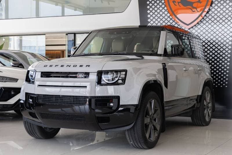 2026 Land Rover Defender thumbnail 3