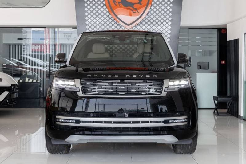 2026 Land Rover Range Rover SE P360 thumbnail 2