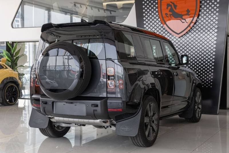2026 Land Rover Defender thumbnail 6