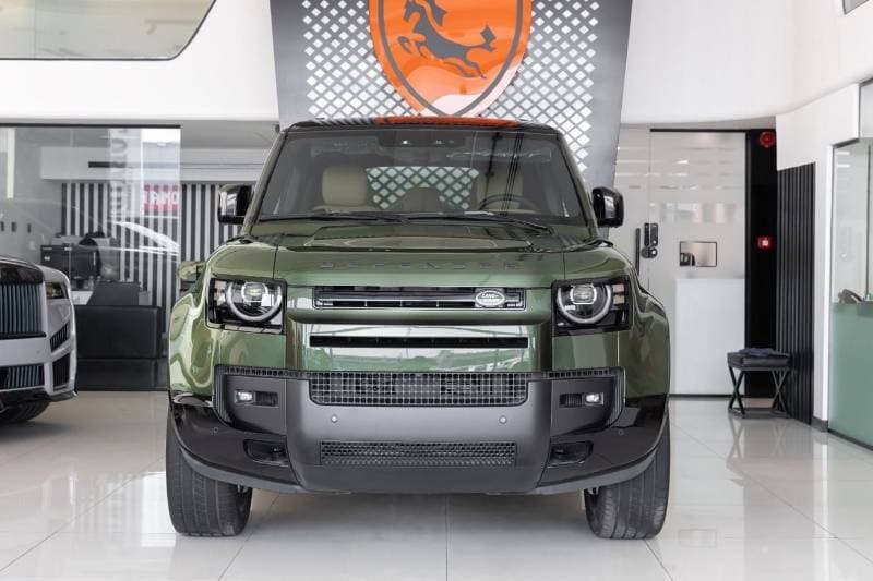 2026 Land Rover Defender thumbnail 2