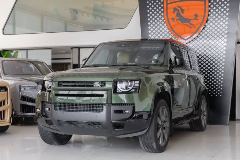 2026 Land Rover Defender thumbnail 3