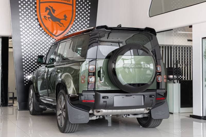 2026 Land Rover Defender thumbnail 6