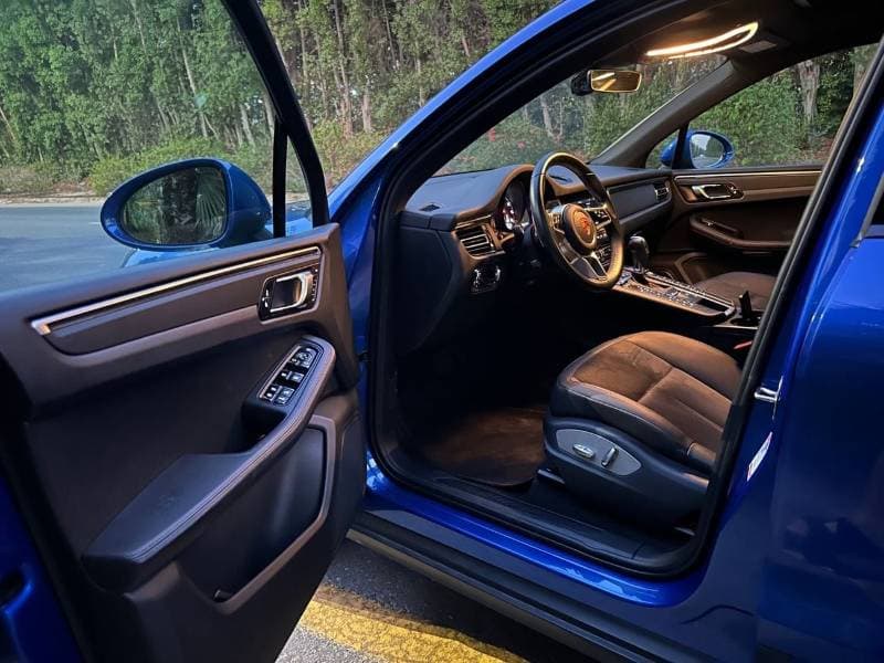 2021 Porsche Macan STANDARD thumbnail 7