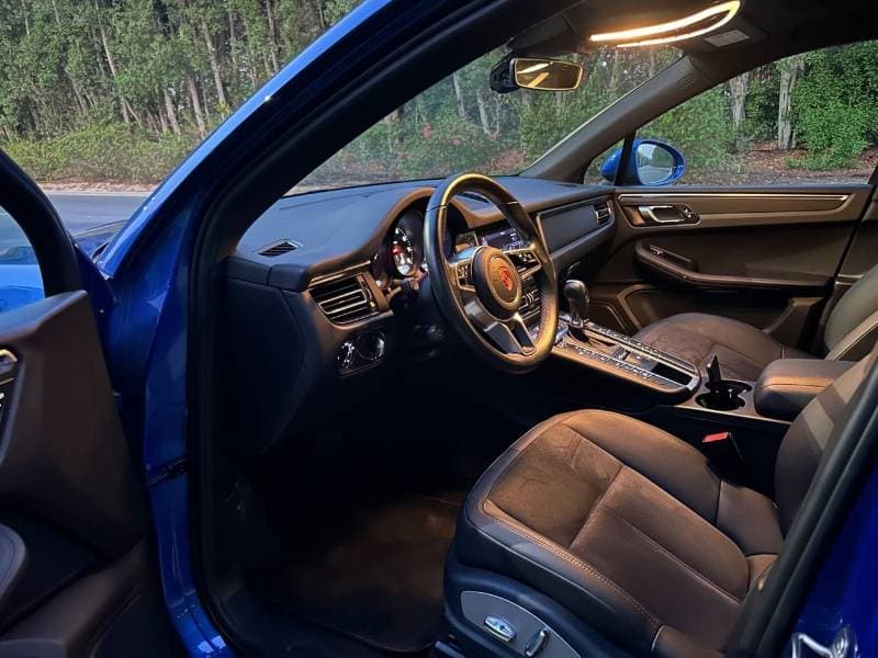 2021 Porsche Macan STANDARD thumbnail 8