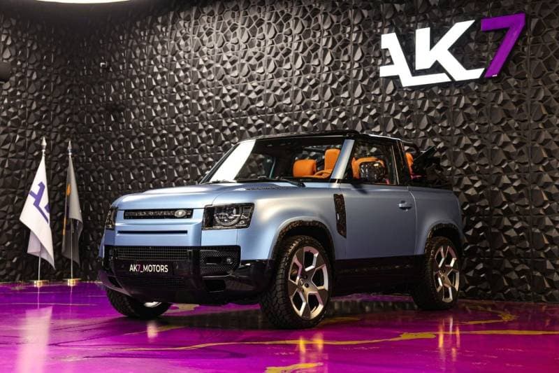 2022 Land Rover Defender thumbnail 3