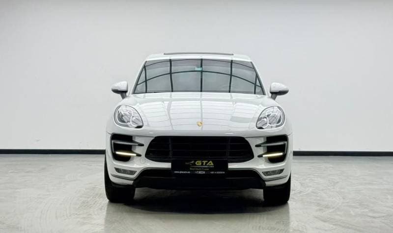 2015 Porsche Macan TURBO thumbnail 2
