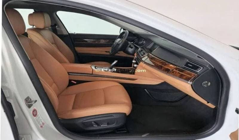 2012 BMW 730Li STANDARD thumbnail 7