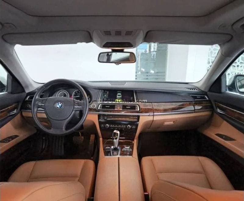 2012 BMW 730Li STANDARD thumbnail 6