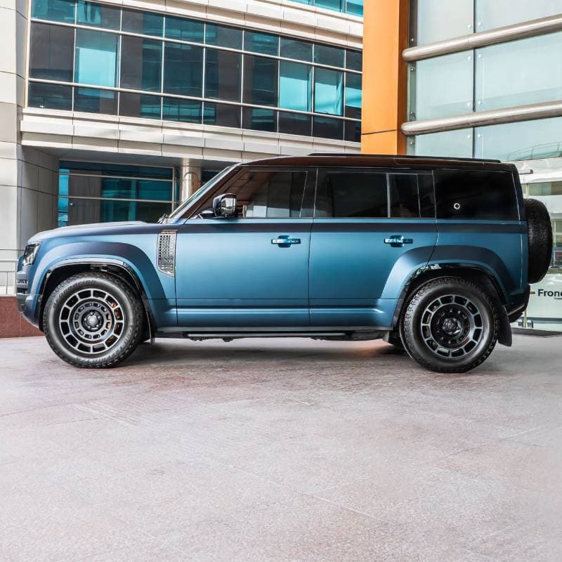 2026 Land Rover Defender thumbnail 5
