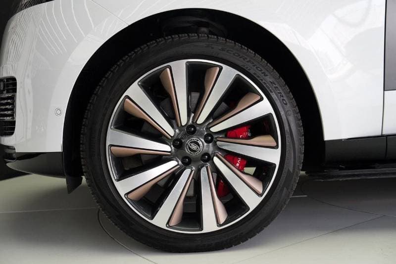 2023 Land Rover Range Rover SV P530 thumbnail 6