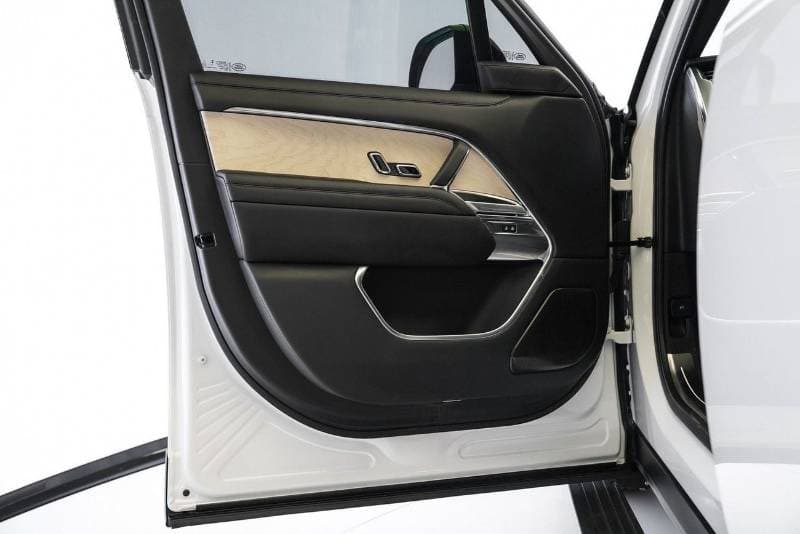2023 Land Rover Range Rover SV P530 thumbnail 7