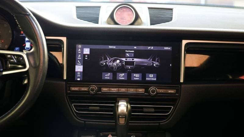 2021 Porsche Macan S thumbnail 7