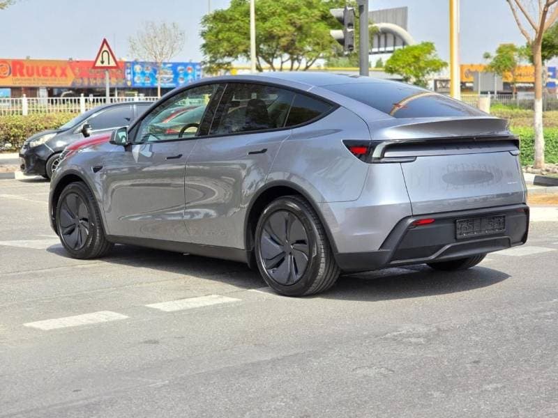 2026 Tesla Model Y LONG RANGE thumbnail 6