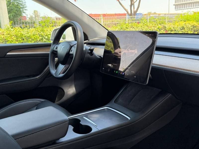 2022 Tesla Model Y LONG RANGE thumbnail 5