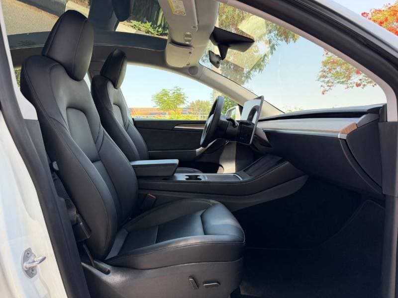 2022 Tesla Model Y LONG RANGE thumbnail 6