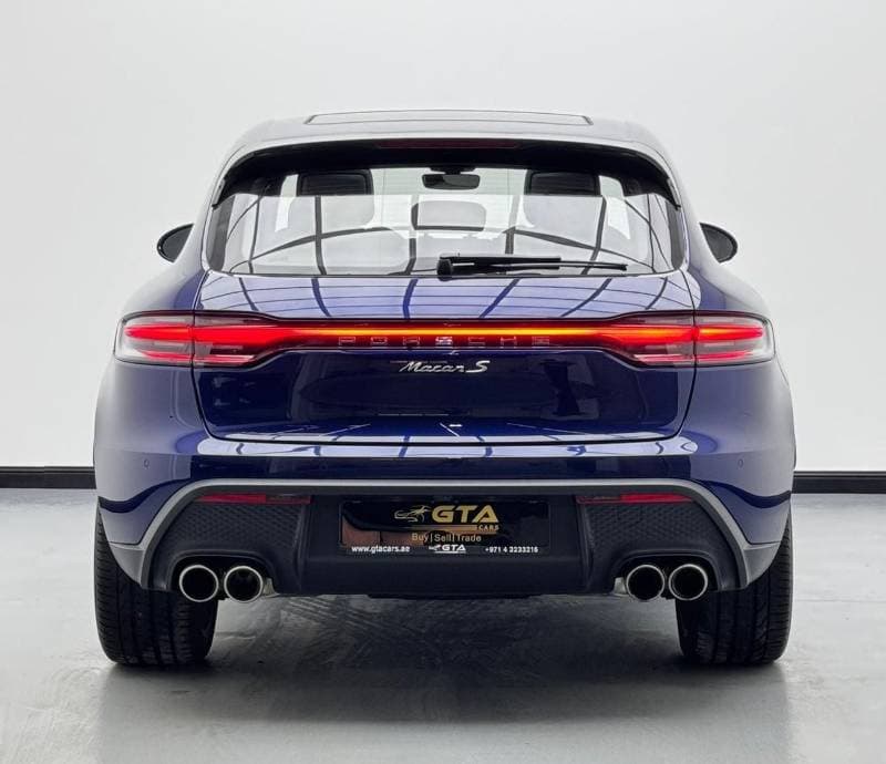 2025 Porsche Macan thumbnail 5