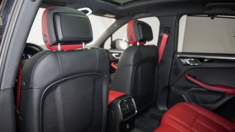 2023 Porsche Macan STANDARD thumbnail 5
