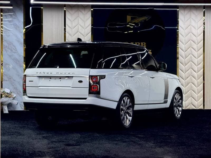 2018 Land Rover Range Rover VOGUE SE thumbnail 3