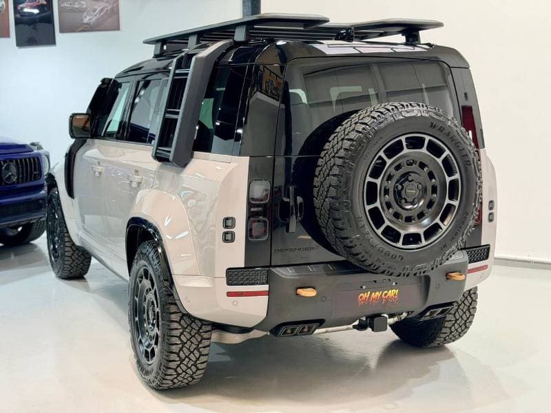 2026 Land Rover Defender thumbnail 6