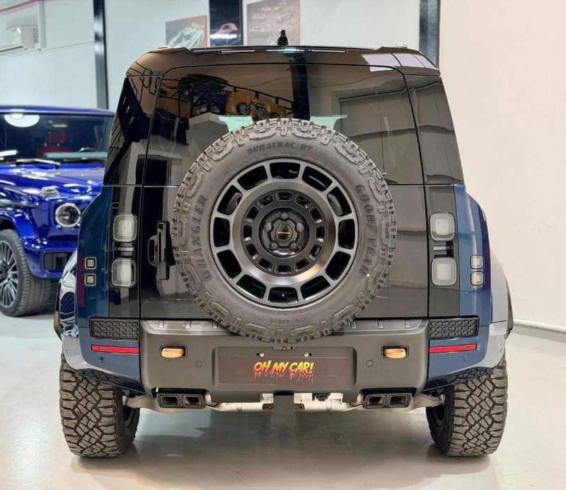 2026 Land Rover Defender thumbnail 5