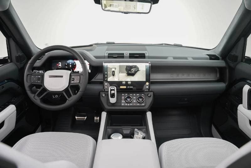 2026 Land Rover Defender thumbnail 6