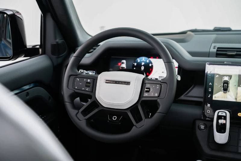 2026 Land Rover Defender thumbnail 8