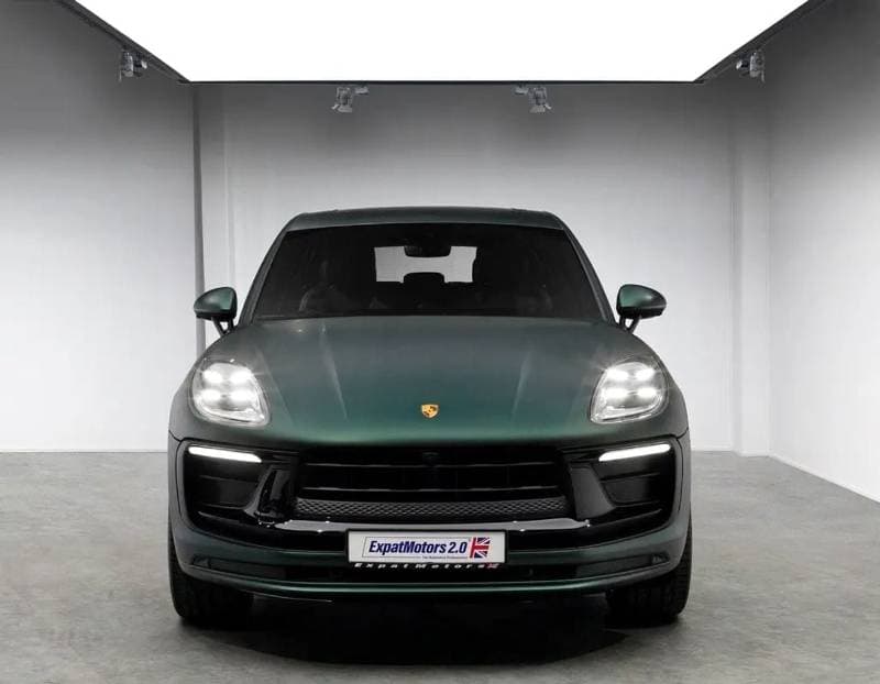 2023 Porsche Macan STANDARD thumbnail 5