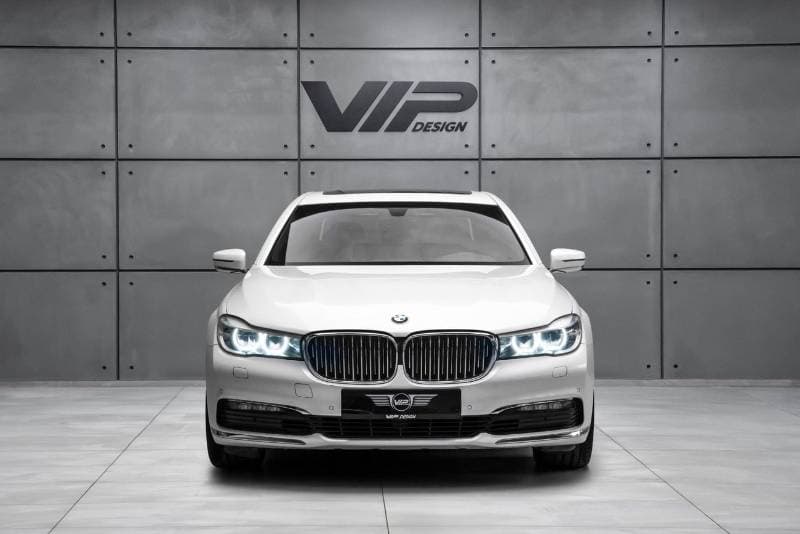 2018 BMW 730Li EXCLUSIVE thumbnail 2